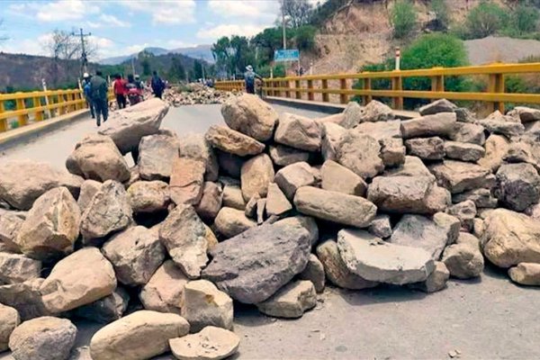 El presidente de Bolivia intima a levantar los bloqueos de rutas antes de “tomar medidas constitucionales”