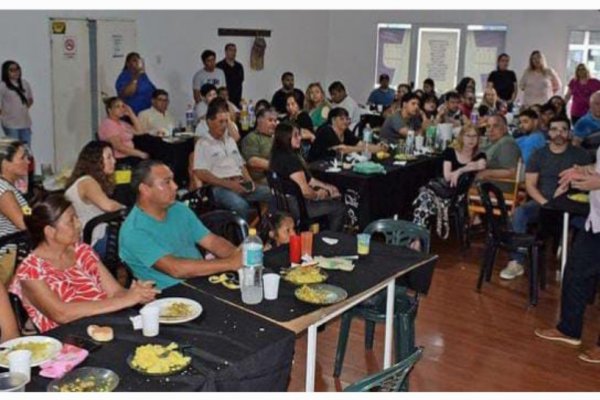 OTRO QUE TIRE Y PEGUE! “Peteco” Vischi se posiciona como candidato a gobernador y moviliza su tropa radical en Libres