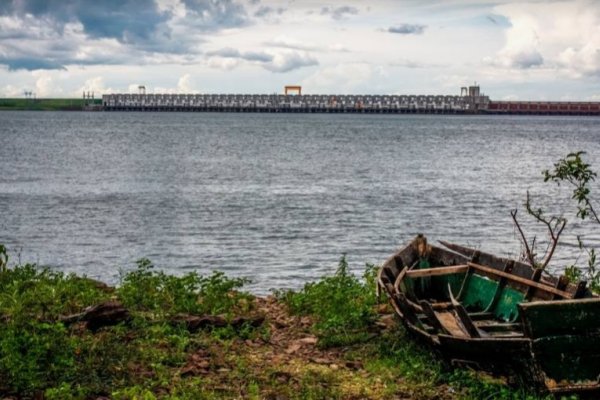 PESCÓ SU MUERTE! Se tiró a buscar un pescado flotando y se ahogó