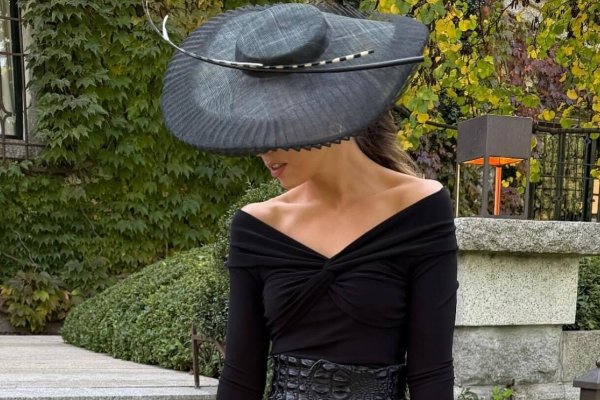 La invitada más elegante del fin de semana tiene el cinturón de piel de cocodrilo que querrás por Navidad