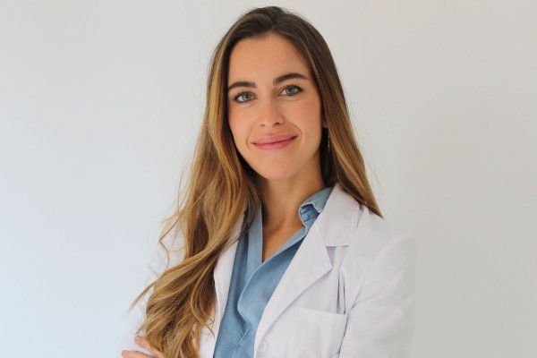 Doctora María Rogel, dermatóloga: 