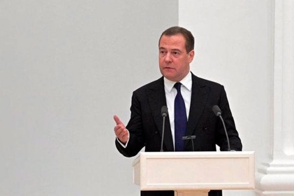 Medvedev advierte que líderes europeos intentan intensificar la guerra en Ucrania tras la victoria de Trump