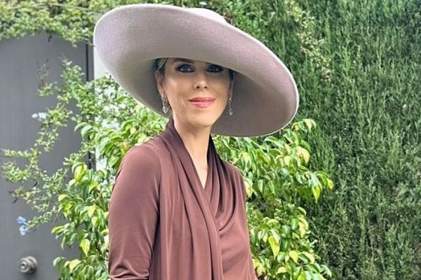 Manuela Villena vuelve a ser la invitadas más elegante con un vestido de un diseñador sevillano