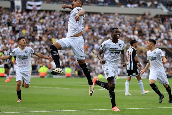 Botafogo venció 3 a 1 a Atlético Mineiro y es campeón de la Copa Libertadores