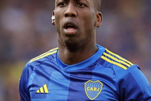 La decisión de Gago en Boca con Advíncula tras su expulsión