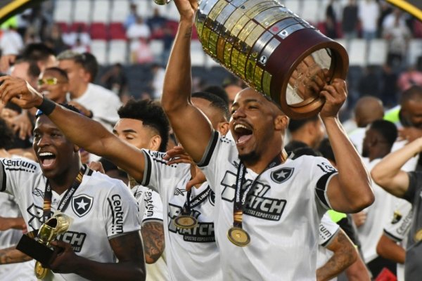 La cargada de Botafogo para Atlético Mineiro con palito a River