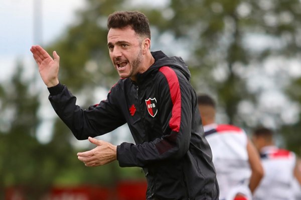 Con el debut de Soso como DT, Newell’s ya juega con Atlético Tucumán
