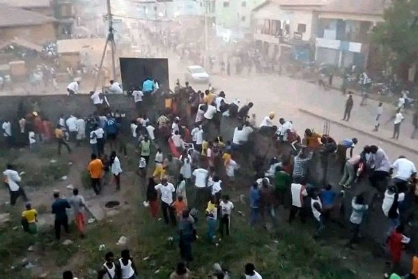 El Gobierno de Nueva Guinea informa la muerte de 56 hinchas muertos durante una final de fútbol