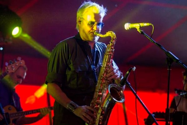 “Sumo X Pettinato”, un show con el ex saxofonista de la mítica banda