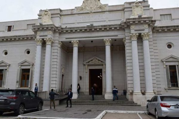 Reforma constitucional y presupuesto, dos de los temas que Pullaro incluyó en sesiones extraordinarias