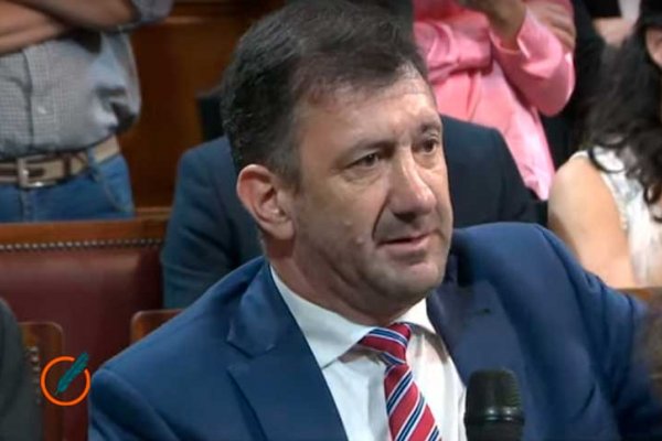 Senado: Unión por la Patria le solicitó a Victoria Villarruel una sesión especial para expulsar al senador Kueider