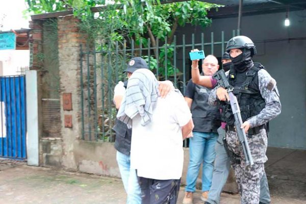 Secuestran armas y drogas en 17 allanamientos a la banda de Los Menores: hay 4 detenidos