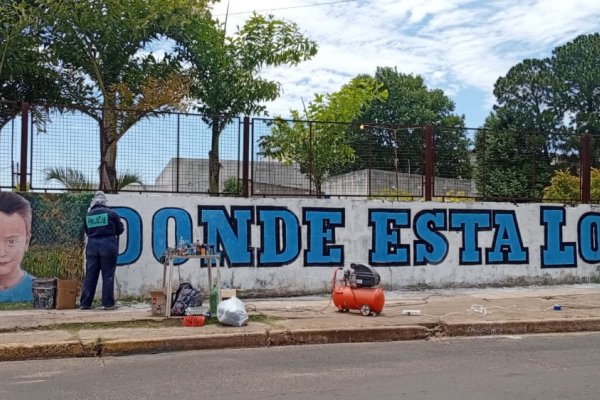SORPRESA! Paso de Los Libres amaneció con un cartel gigantesco de Loan