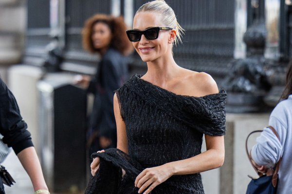 Guía definitiva de los 5 vestidos negros que funcionan esta temporada y la verdad sobre cómo combinarlos