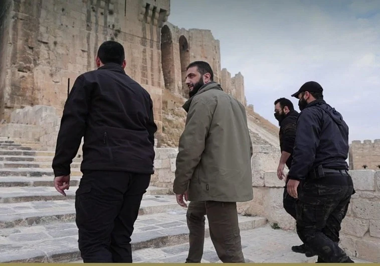 La reinvención de Al Jolani para aplicar su hoja de ruta en Siria: esconder su pasado yihadista con un llamamiento a la unidad