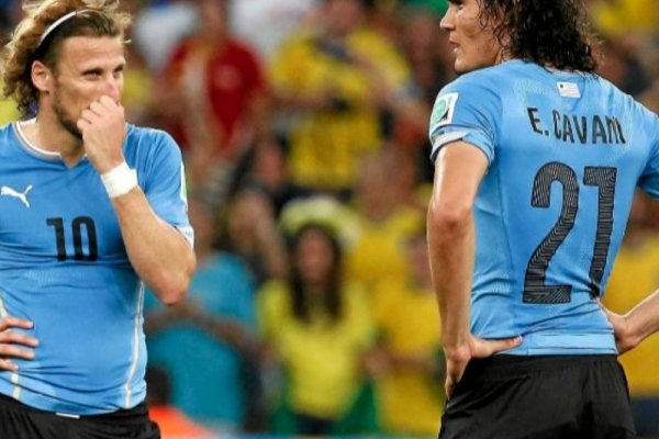 Forlán no se calló y fue contundente sobre Cavani en Boca: 