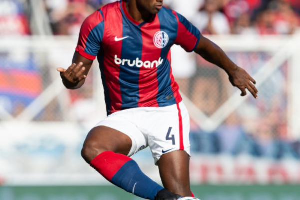 ¿Jhohan Romaña interesa en Boca para 2025?