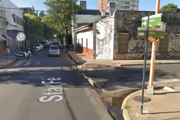 Cierran un calle del centro de Corrientes por hundimiento