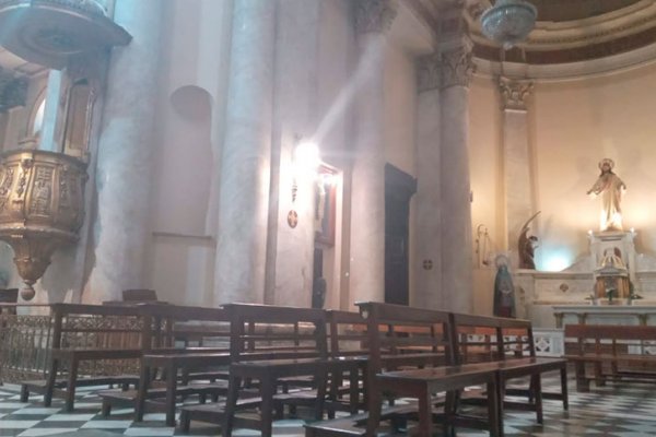 Rosario sin secretos: el cura, el alcalde, su esposa y su amante