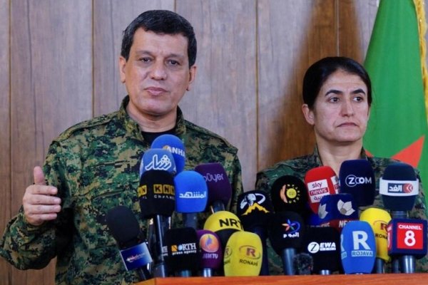 Las fuerzas kurdas de Siria enviará una delegación a Damasco para negociar con los rebeldes de HTS