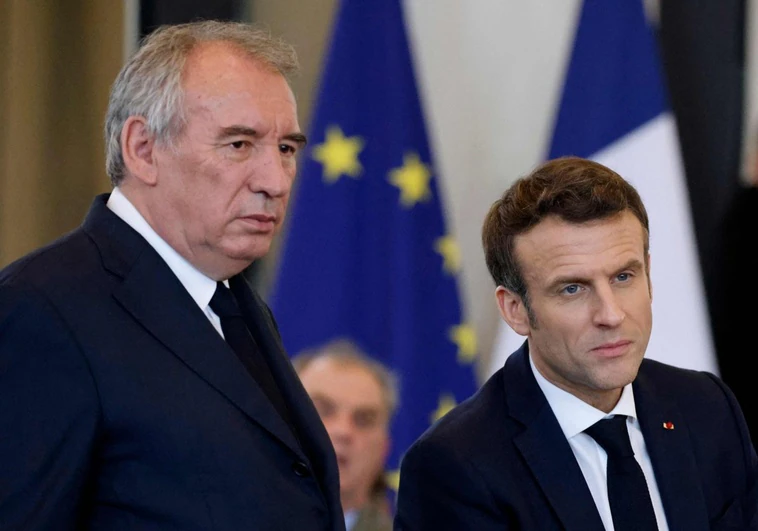 Macron nombra a François Bayrou primer ministro y espera conseguir estabilidad política