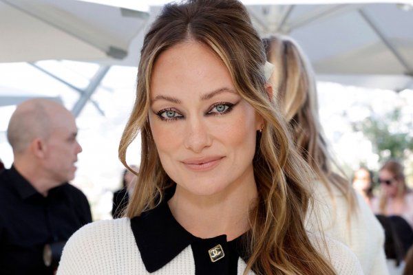 Los 5 maquillajes de ojos que agrandan la mirada según los maquilladores y con los que no necesitarás pintalabios estas fiestas