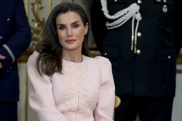 Los mensajes ocultos de los mejores looks de la reina Letizia en 2024 (incluido en vestido de la polémica)