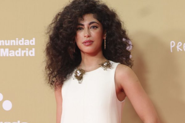 Mina El Hammani, la actriz con el vestido más elegante y minimal de los Premios Forqué