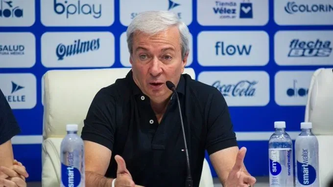 El presidente de Vélez, sin vueltas sobre Chilavert tras el torneo: 