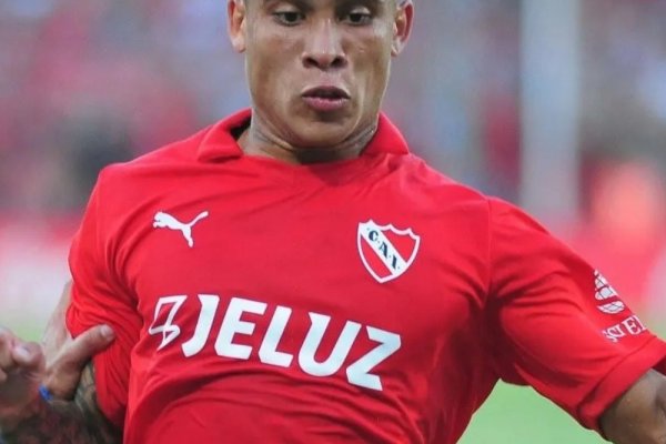 Ayrton Costa, el defensor que quiere Gago para reforzar a Boca