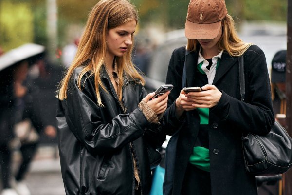 El jueves de novedades en Zara trae el vaquero más buscado de España y 7 novedades que son un must