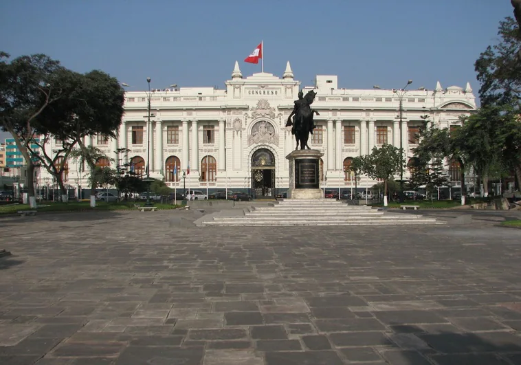 Se destapa una red de prostitución de sexo por votos en el Congreso de Perú