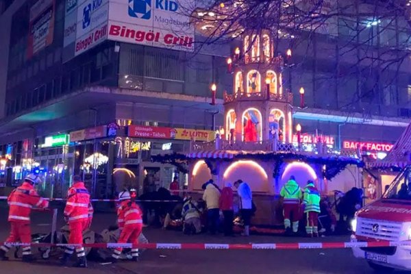 Un auto atropelló a una multitud en un mercado navideño en la ciudad alemana de Magdeburgo