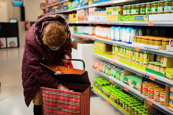 Ventas minoristas subieron en febrero pero no compensan caídas de 2024