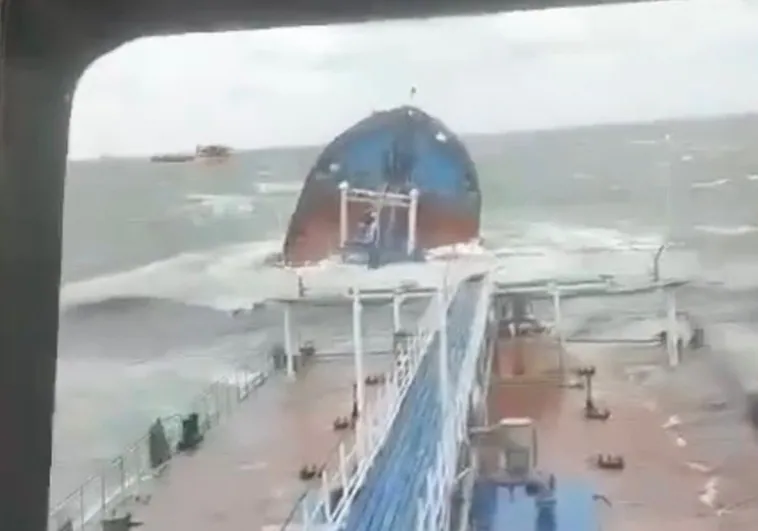 El hundimiento de un buque ruso frente a las costas de España, evidencia una vergonzosa lista de fracasos navales y las acciones de la flota fantasma
