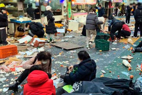 Un hombre atropelló a una multitud en un mercado de Corea, provocó la muerte de una persona y dejó 12 heridos