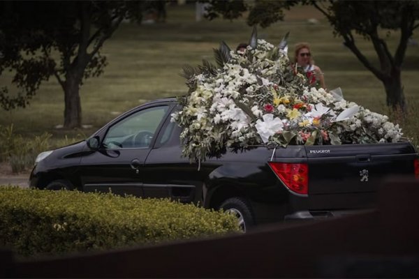 Los restos de Jorge Lanata ya descansan en el cementerio Jardín de Paz