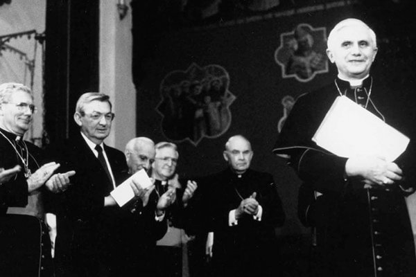 J. Ratzinger-Benedicto XVI: la transubstanciación del mundo