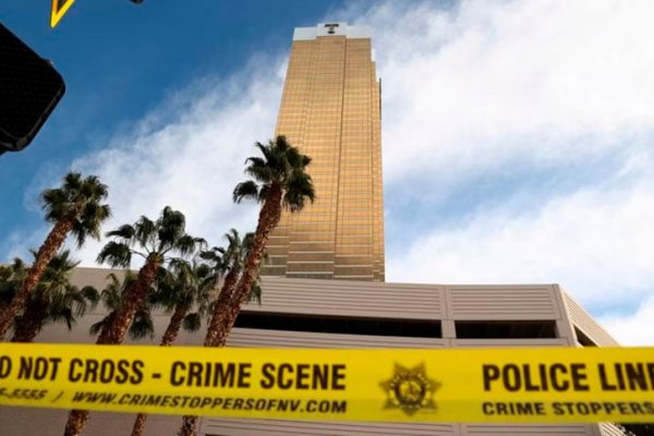 Explotó una camioneta Tesla frente al Hotel Trump de Las Vegas y deja un muerto y siete heridos: investigan si se trató de un atentado