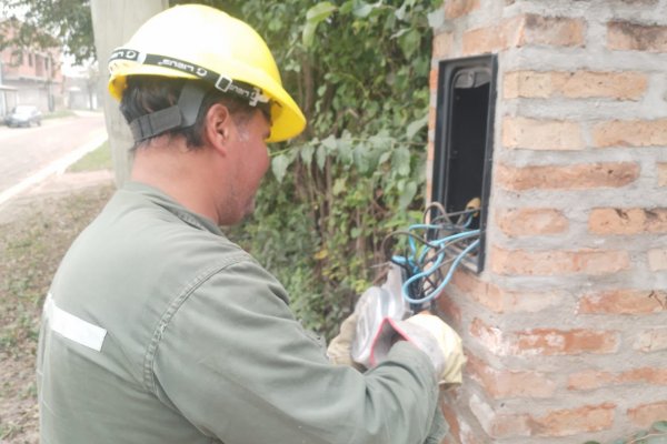 El drama correntino: cinco barrios con baja de tensión energética y abultadas facturas