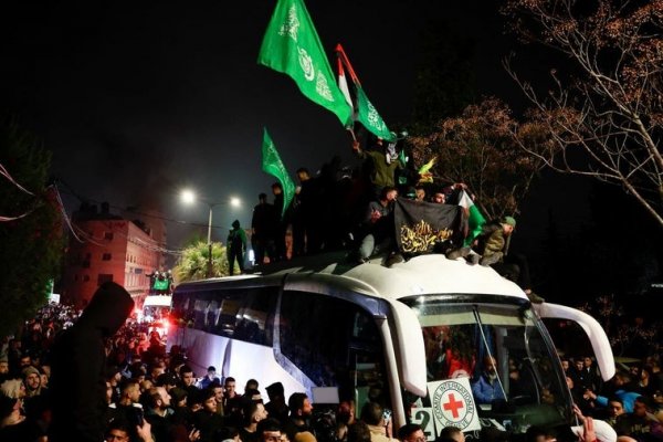 Israel anuncia la liberación de 90 prisioneros palestinos bajo el acuerdo de tregua