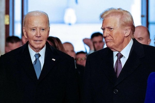 El juramento de 35 palabras con el que Trump se convierte de nuevo en presidente de EE.UU.