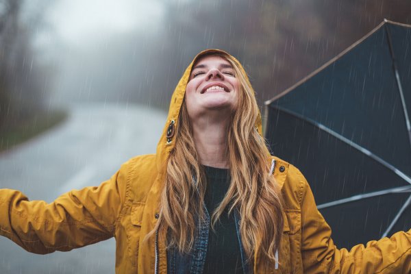 7 frases de Séneca para aprender a ser feliz ahora (y aunque truene): 