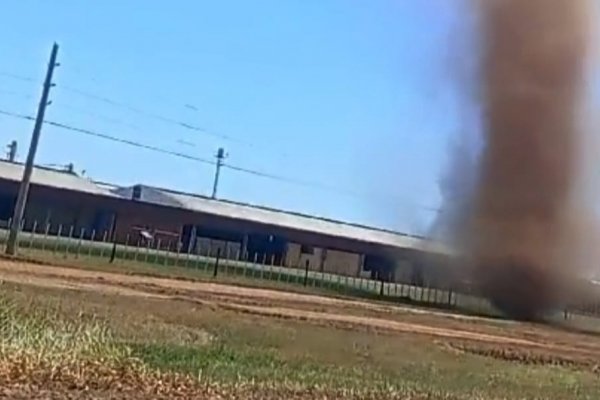 Extraño remolino en zona de la Ruta 14 cerca de Gobernador Virasoro