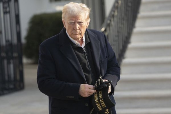 Trump comienza una depuración sin precedentes de la burocracia