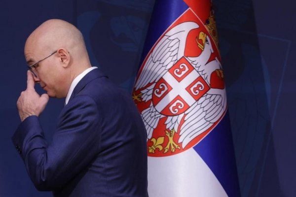 Dimite el primer ministro de Serbia después de tres meses de protestas por la corrupción tras la catástrofe de Novi Sad