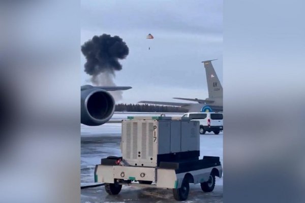 Un avión F-35 se estrella en una base de Alaska provocando una fuerte explosión y el piloto consigue sobrevivir