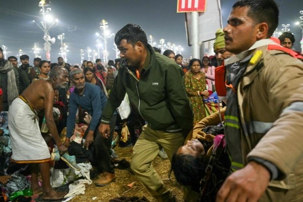 Al menos 15 muertos en la India por una estampida en la mayor fiesta religiosa del mundo
