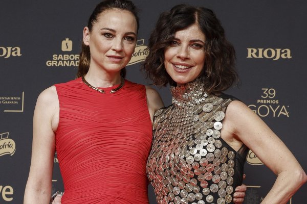 Maribel Verdú y Leonor Watling, presentadoras de Los Goya 2025, impresionantes con dos vestidazos de alfombra roja