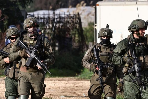 Israel pone en alerta a los reservistas mientras la tregua en Gaza pende de un hilo